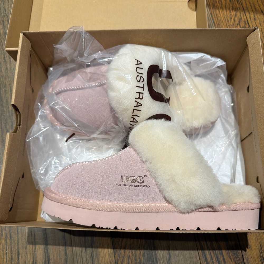 Brand new UGG size 5 US pink slippers